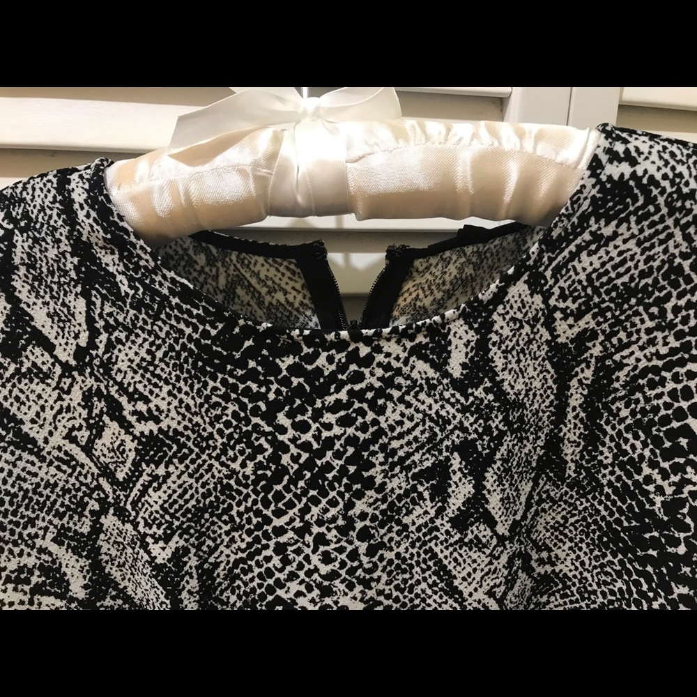 Python Dress NWT size Small - Picture 4 of 8